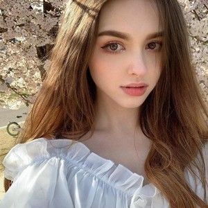 Meet your Posher, Edith